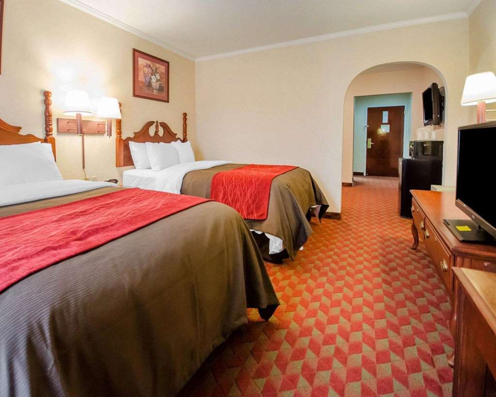 Comfort Inn Бардстаун Стая снимка